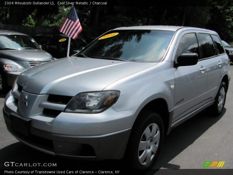 Cool Silver Metallic / Charcoal 2004 Mitsubishi Outlander LS