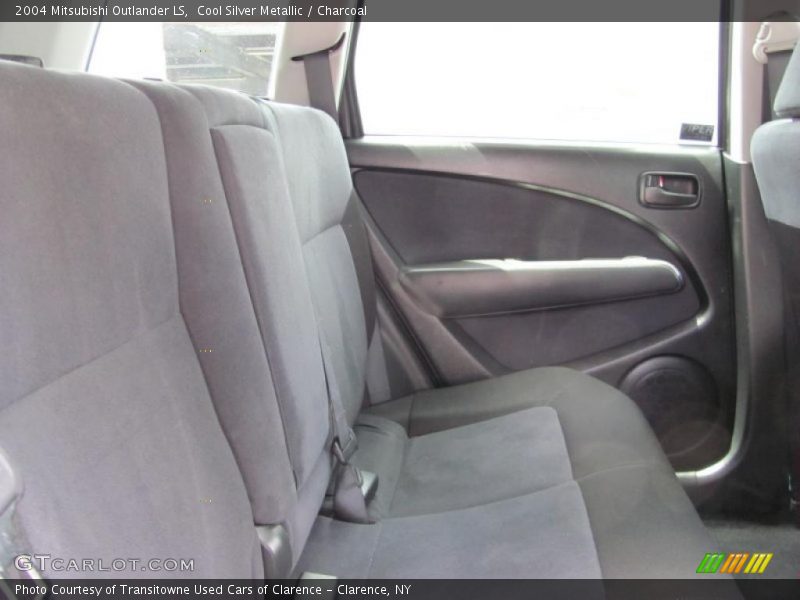 Cool Silver Metallic / Charcoal 2004 Mitsubishi Outlander LS