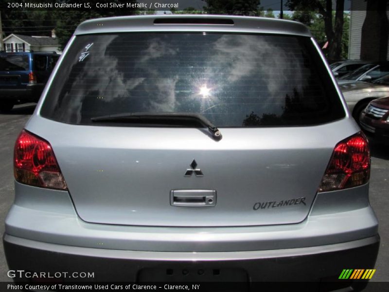 Cool Silver Metallic / Charcoal 2004 Mitsubishi Outlander LS