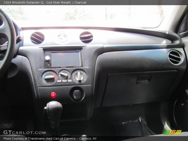 Cool Silver Metallic / Charcoal 2004 Mitsubishi Outlander LS