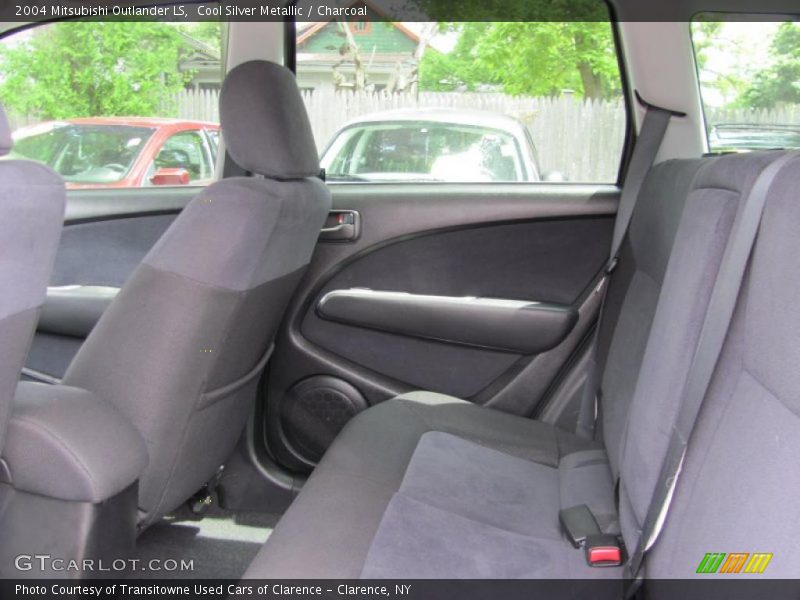 Cool Silver Metallic / Charcoal 2004 Mitsubishi Outlander LS