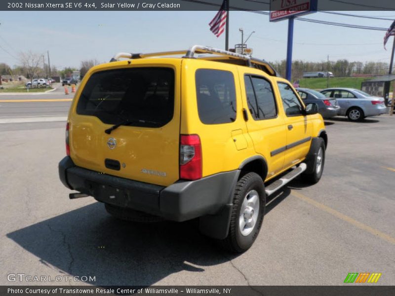 Solar Yellow / Gray Celadon 2002 Nissan Xterra SE V6 4x4
