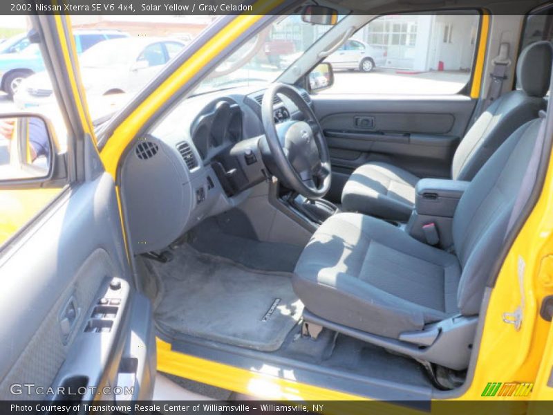 Solar Yellow / Gray Celadon 2002 Nissan Xterra SE V6 4x4