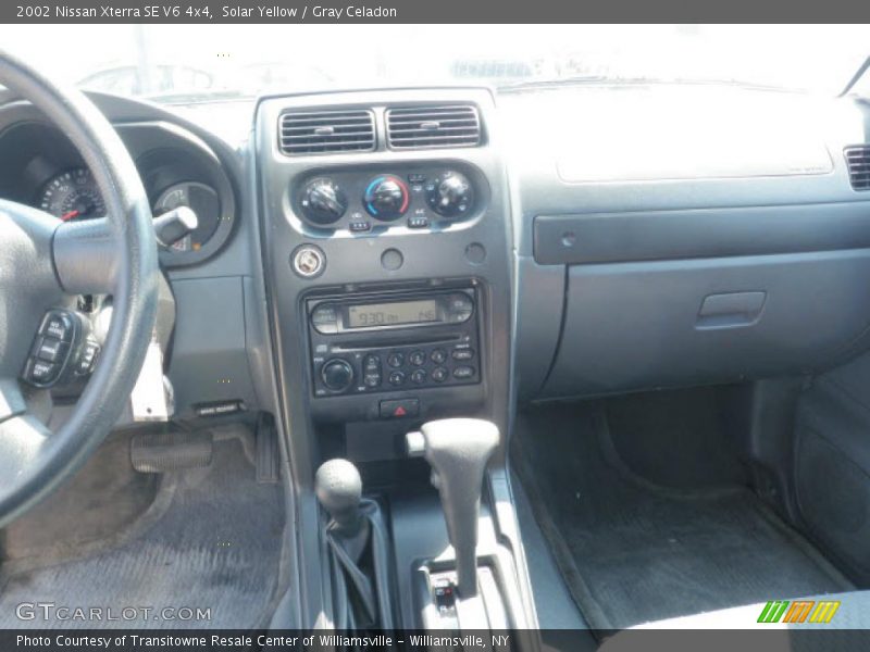 Solar Yellow / Gray Celadon 2002 Nissan Xterra SE V6 4x4