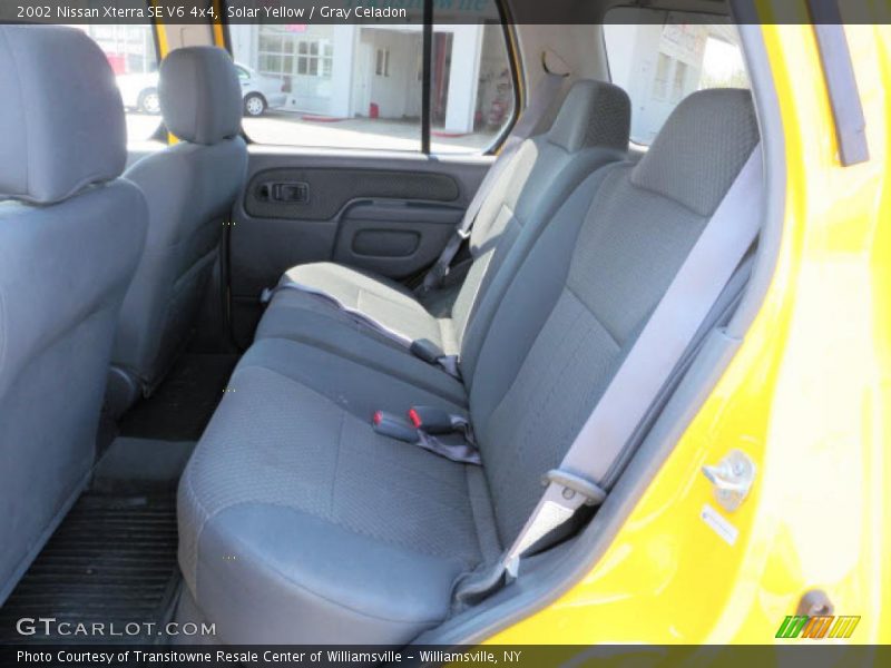 Solar Yellow / Gray Celadon 2002 Nissan Xterra SE V6 4x4