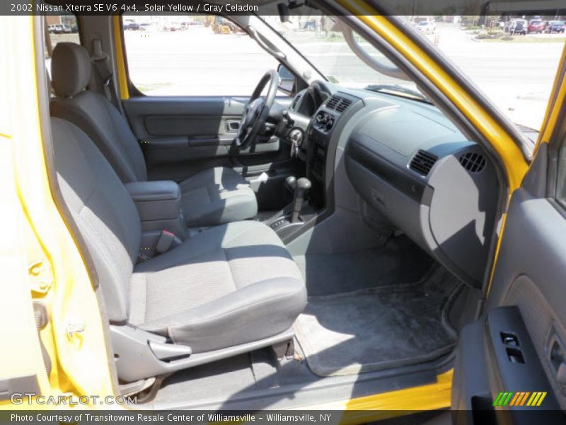 Solar Yellow / Gray Celadon 2002 Nissan Xterra SE V6 4x4