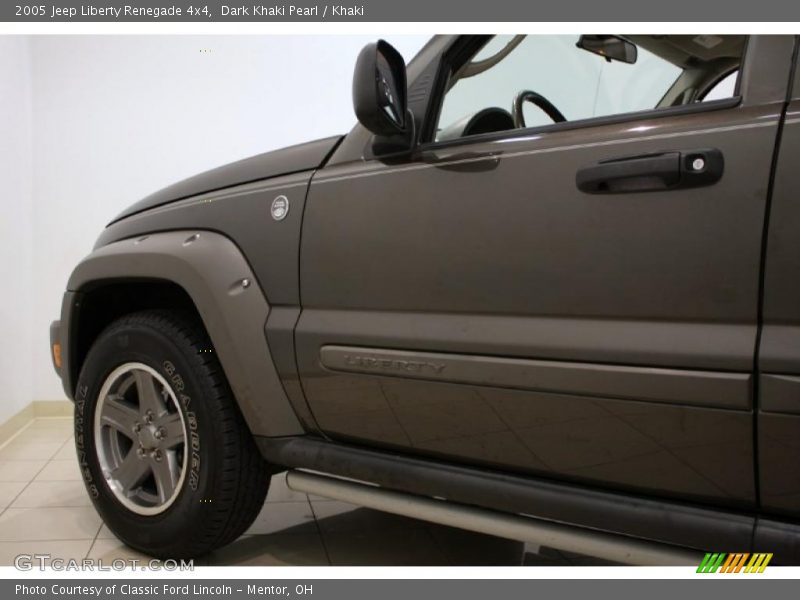 Dark Khaki Pearl / Khaki 2005 Jeep Liberty Renegade 4x4