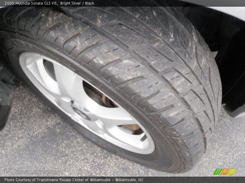 Bright Silver / Black 2005 Hyundai Sonata GLS V6
