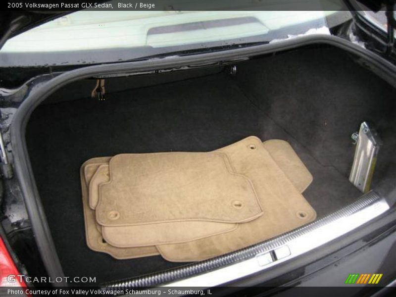 Black / Beige 2005 Volkswagen Passat GLX Sedan