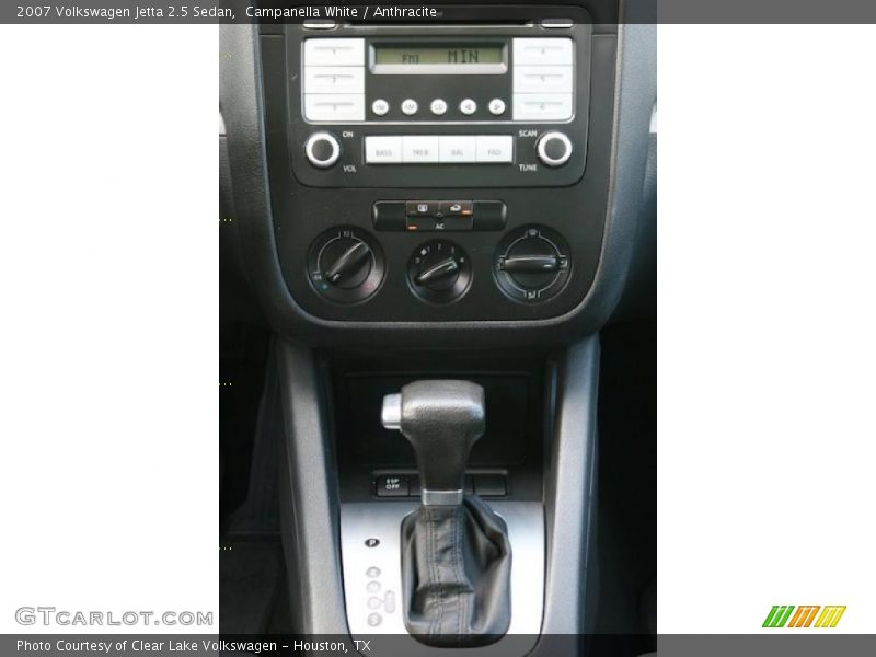 Campanella White / Anthracite 2007 Volkswagen Jetta 2.5 Sedan