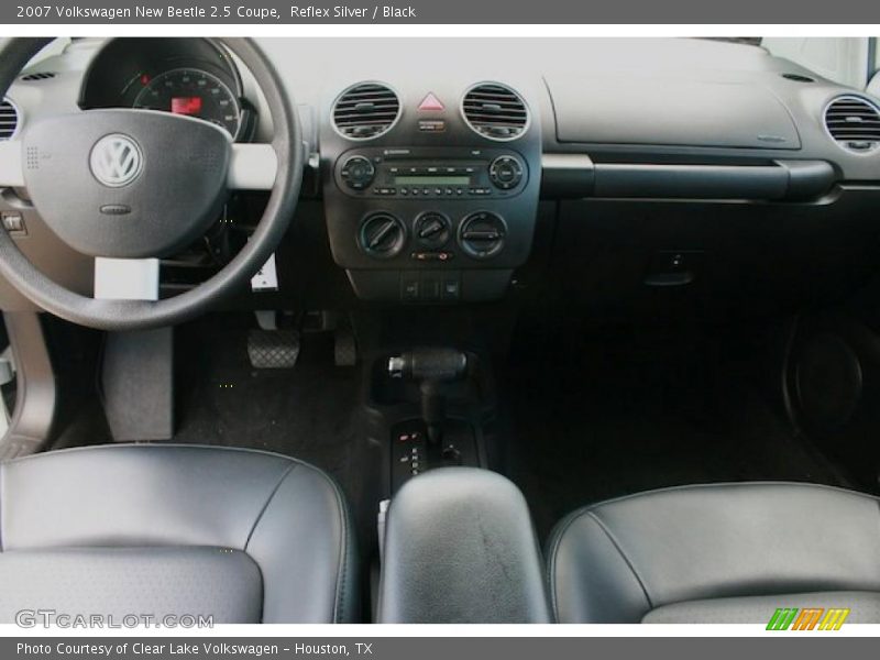 Reflex Silver / Black 2007 Volkswagen New Beetle 2.5 Coupe