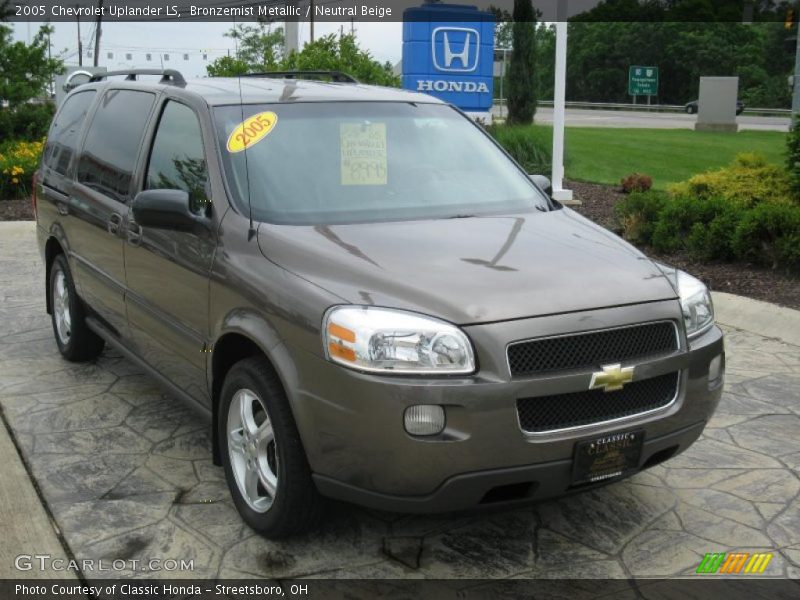 Bronzemist Metallic / Neutral Beige 2005 Chevrolet Uplander LS
