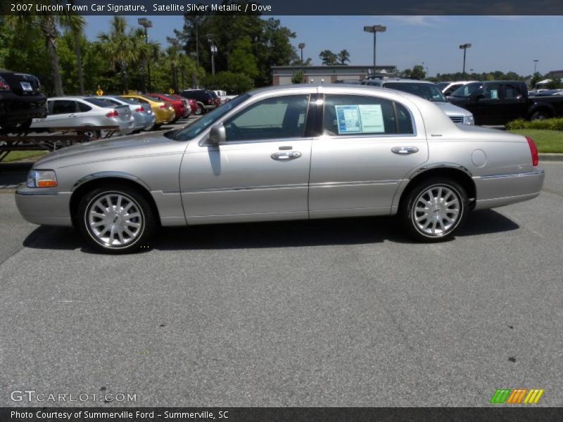 Satellite Silver Metallic / Dove 2007 Lincoln Town Car Signature