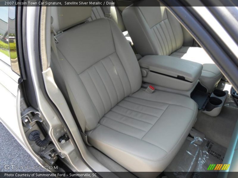 Satellite Silver Metallic / Dove 2007 Lincoln Town Car Signature