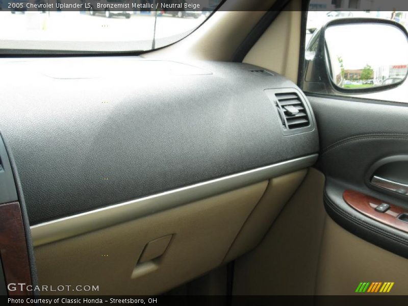 Bronzemist Metallic / Neutral Beige 2005 Chevrolet Uplander LS