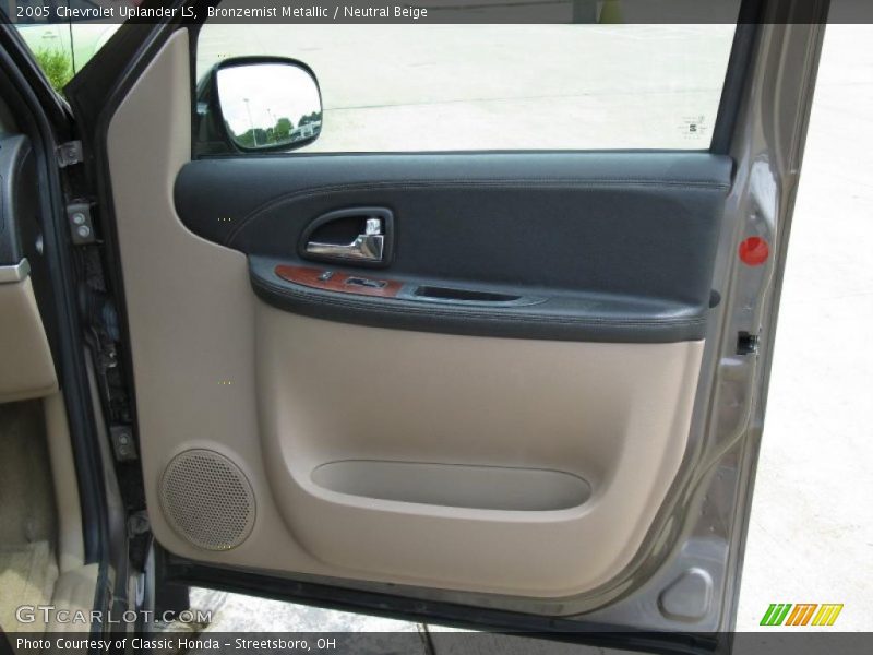Bronzemist Metallic / Neutral Beige 2005 Chevrolet Uplander LS