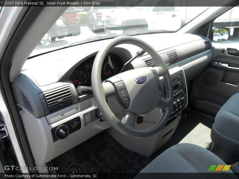 Silver Frost Metallic / Flint Gray 2007 Ford Freestar SE