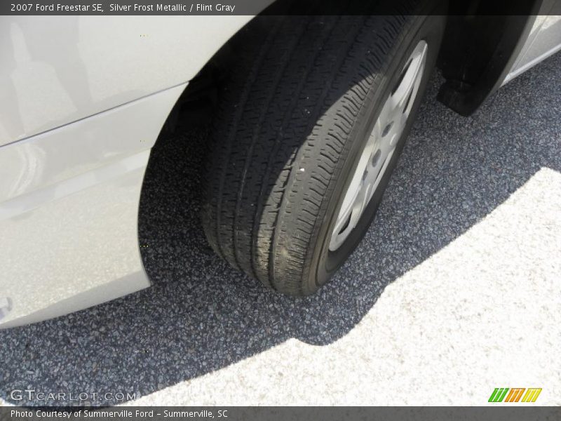 Silver Frost Metallic / Flint Gray 2007 Ford Freestar SE