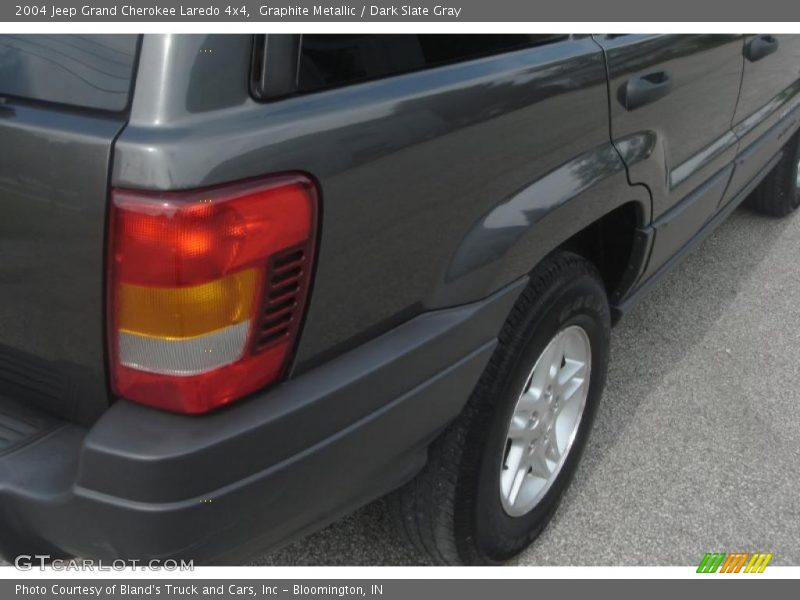 Graphite Metallic / Dark Slate Gray 2004 Jeep Grand Cherokee Laredo 4x4