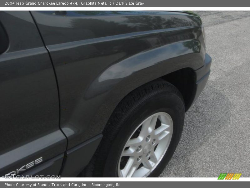 Graphite Metallic / Dark Slate Gray 2004 Jeep Grand Cherokee Laredo 4x4