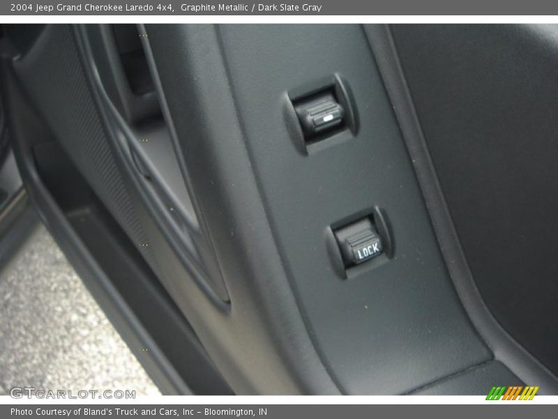 Graphite Metallic / Dark Slate Gray 2004 Jeep Grand Cherokee Laredo 4x4