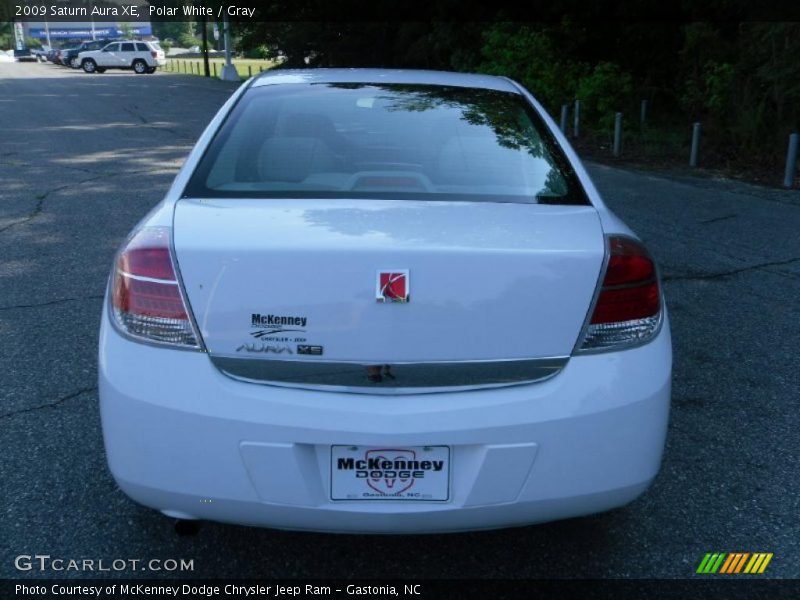 Polar White / Gray 2009 Saturn Aura XE