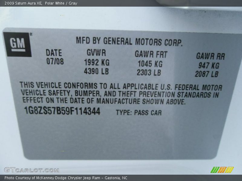Polar White / Gray 2009 Saturn Aura XE
