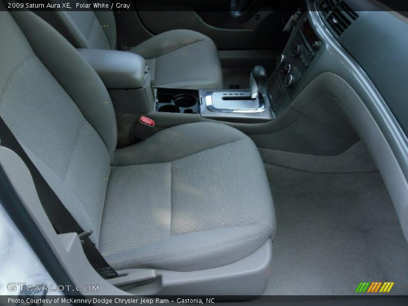 Polar White / Gray 2009 Saturn Aura XE