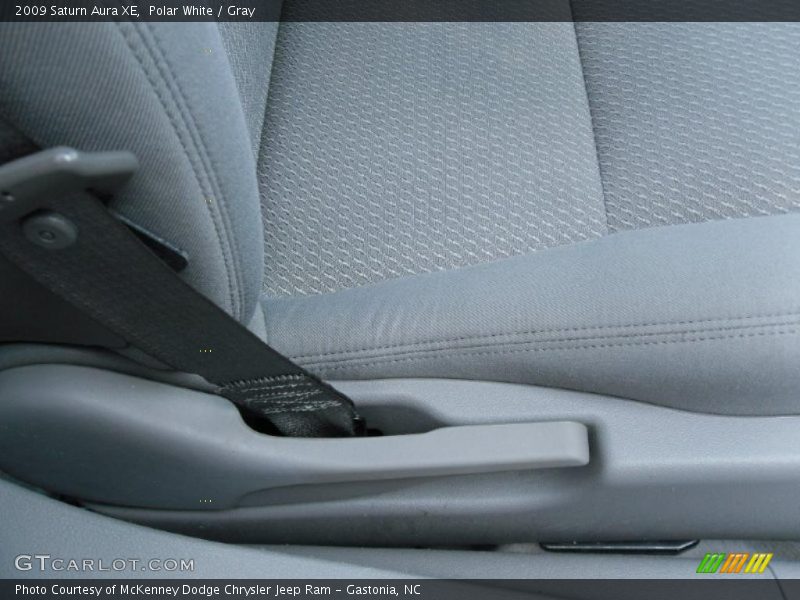 Polar White / Gray 2009 Saturn Aura XE