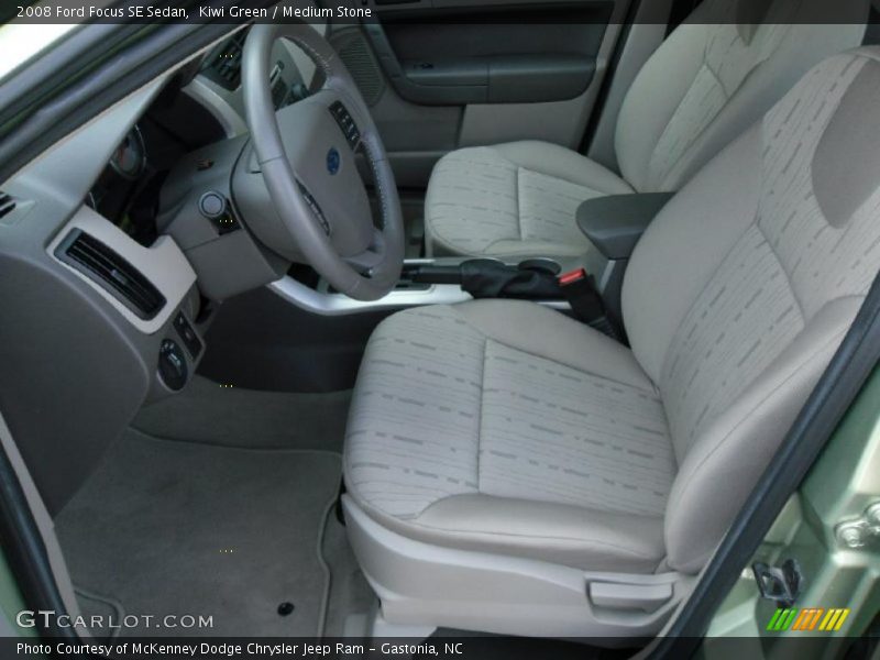 Kiwi Green / Medium Stone 2008 Ford Focus SE Sedan