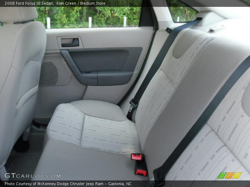 Kiwi Green / Medium Stone 2008 Ford Focus SE Sedan