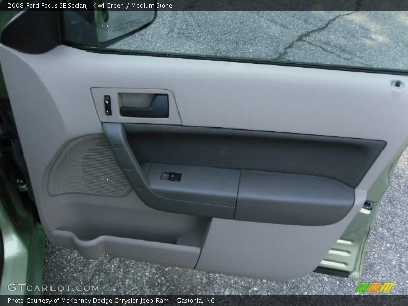 Kiwi Green / Medium Stone 2008 Ford Focus SE Sedan