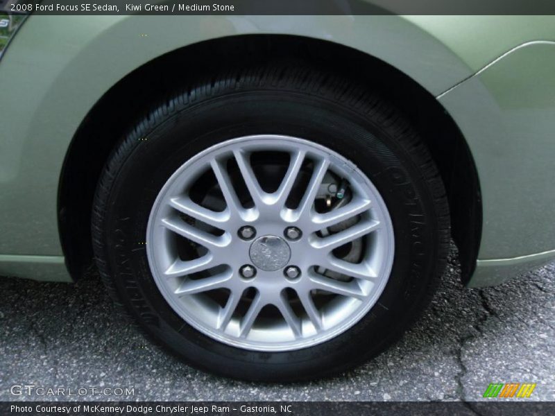 Kiwi Green / Medium Stone 2008 Ford Focus SE Sedan