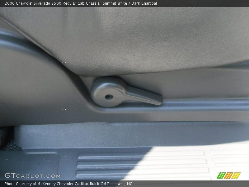 Summit White / Dark Charcoal 2006 Chevrolet Silverado 3500 Regular Cab Chassis