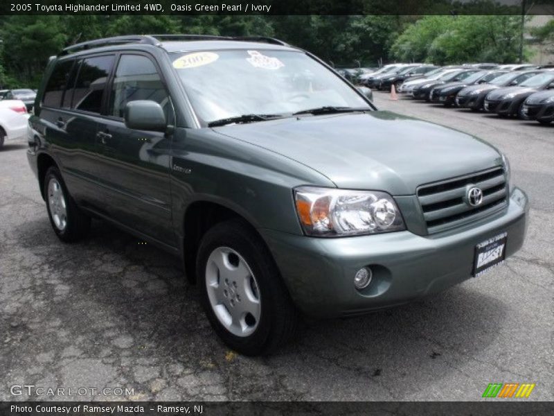 Oasis Green Pearl / Ivory 2005 Toyota Highlander Limited 4WD
