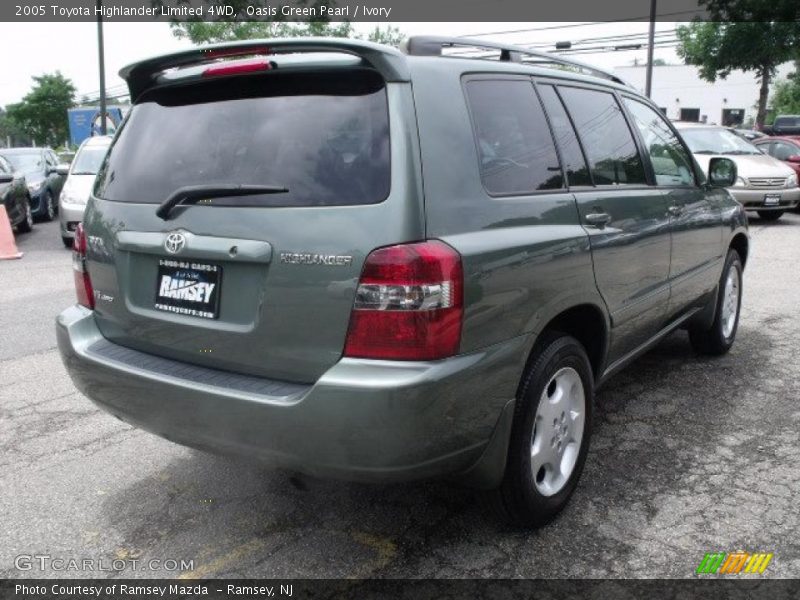 Oasis Green Pearl / Ivory 2005 Toyota Highlander Limited 4WD