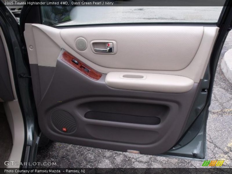 Oasis Green Pearl / Ivory 2005 Toyota Highlander Limited 4WD