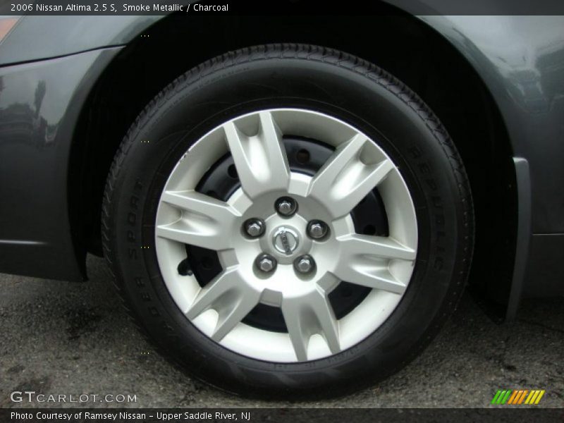 Smoke Metallic / Charcoal 2006 Nissan Altima 2.5 S