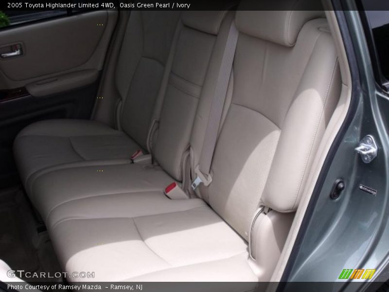 Oasis Green Pearl / Ivory 2005 Toyota Highlander Limited 4WD