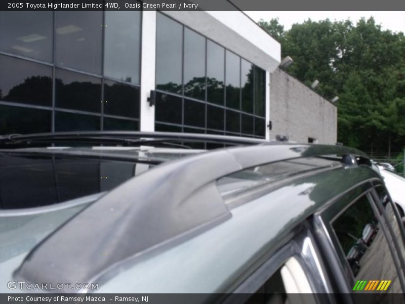 Oasis Green Pearl / Ivory 2005 Toyota Highlander Limited 4WD