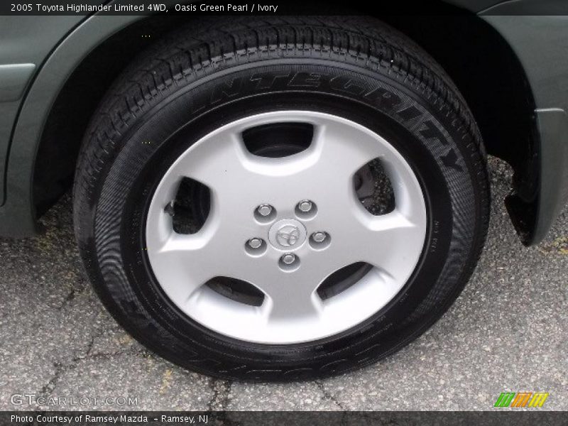 Oasis Green Pearl / Ivory 2005 Toyota Highlander Limited 4WD
