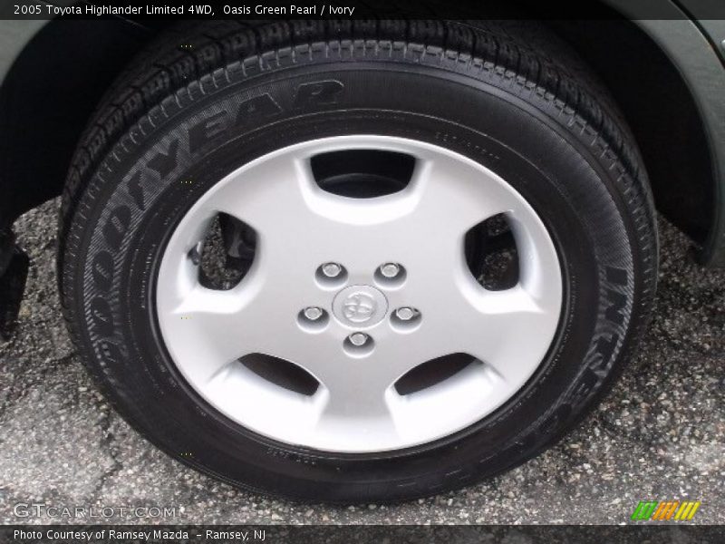 Oasis Green Pearl / Ivory 2005 Toyota Highlander Limited 4WD