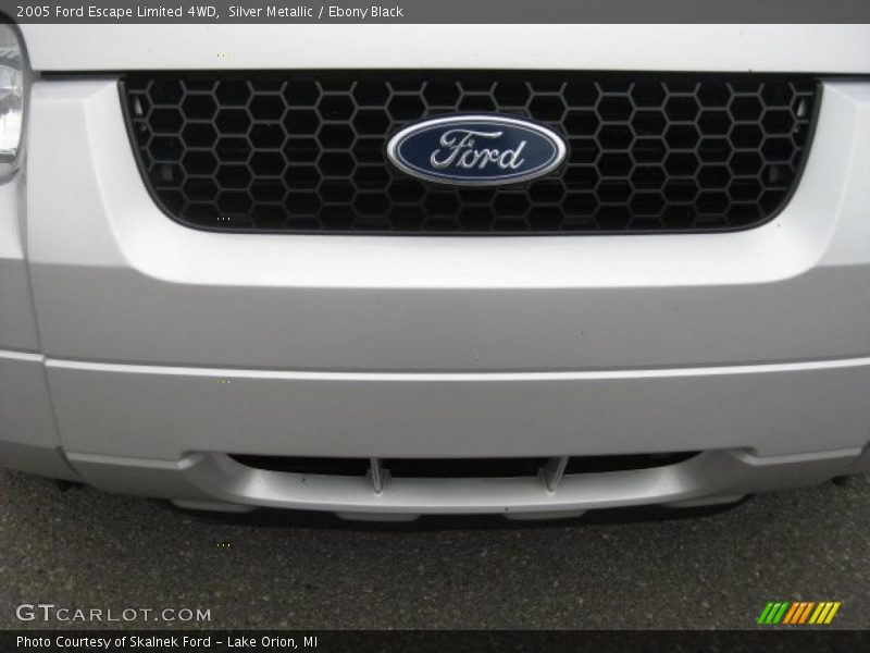Silver Metallic / Ebony Black 2005 Ford Escape Limited 4WD