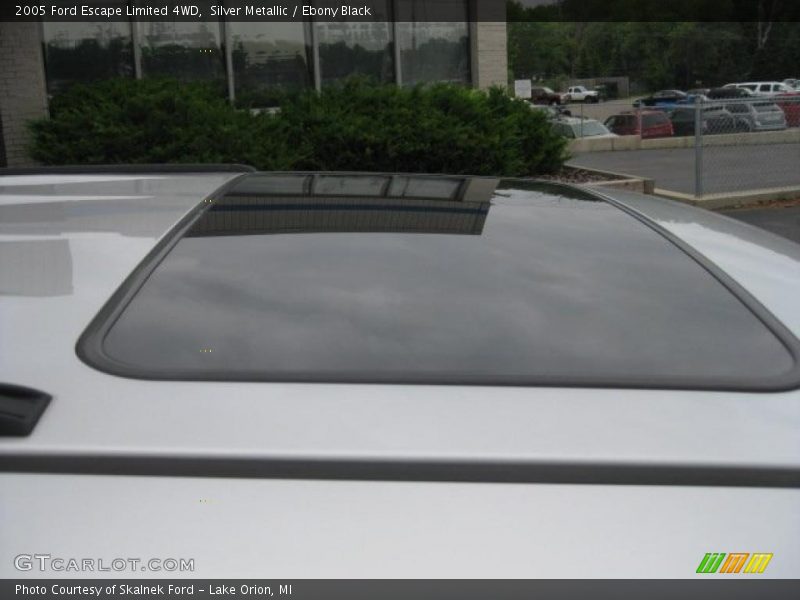 Silver Metallic / Ebony Black 2005 Ford Escape Limited 4WD