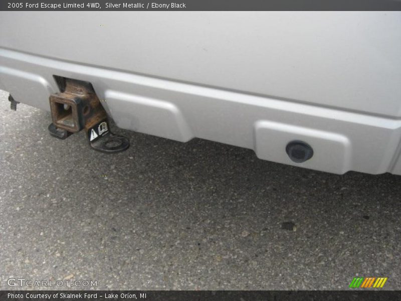 Silver Metallic / Ebony Black 2005 Ford Escape Limited 4WD
