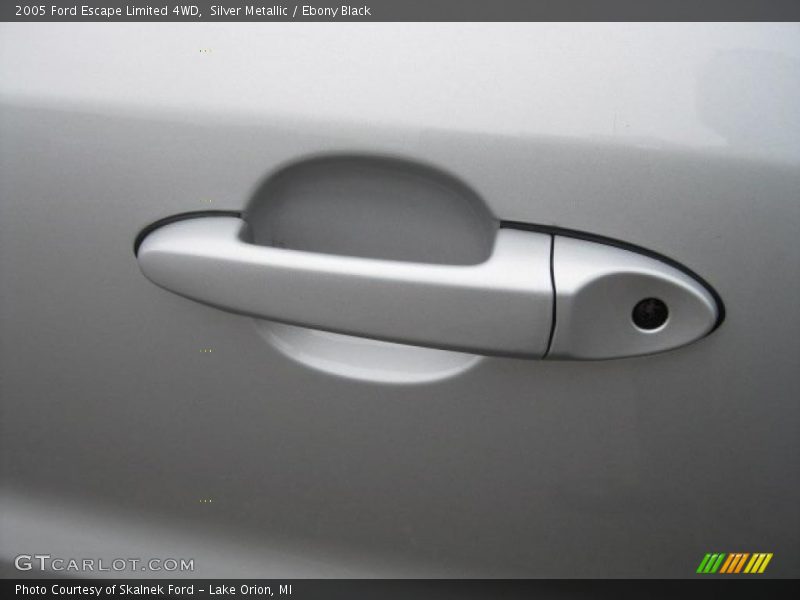 Silver Metallic / Ebony Black 2005 Ford Escape Limited 4WD