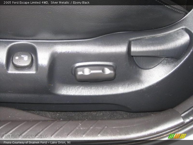 Silver Metallic / Ebony Black 2005 Ford Escape Limited 4WD