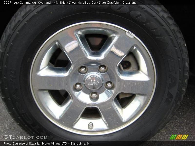 Bright Silver Metallic / Dark Slate Gray/Light Graystone 2007 Jeep Commander Overland 4x4