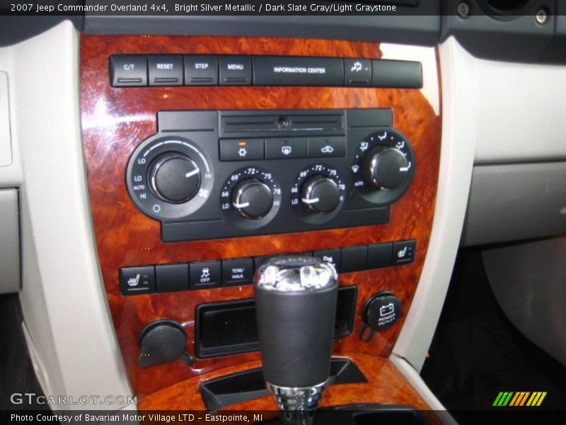 Bright Silver Metallic / Dark Slate Gray/Light Graystone 2007 Jeep Commander Overland 4x4