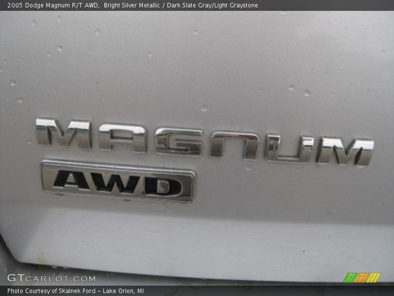 Bright Silver Metallic / Dark Slate Gray/Light Graystone 2005 Dodge Magnum R/T AWD